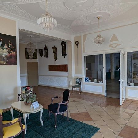 Hotel Magnat Glogow Malopolski ภายนอก รูปภาพ